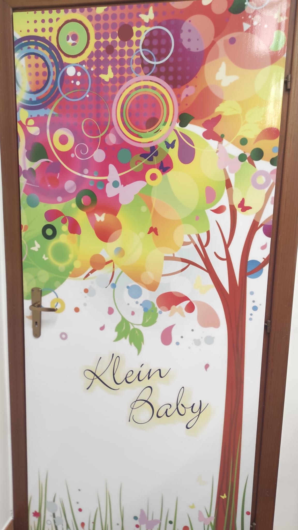 Interno negozio Klein Baby - brand esposti